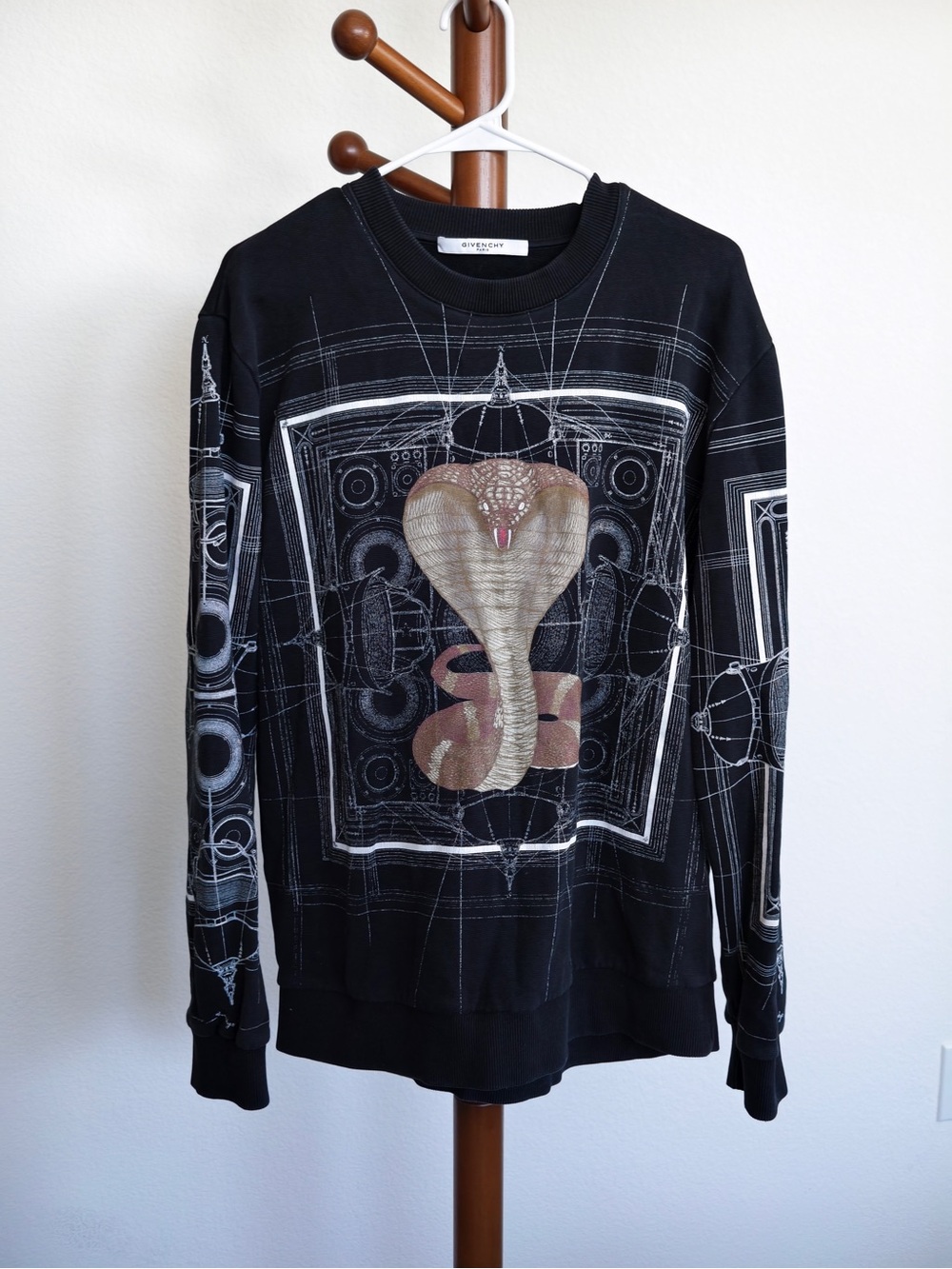 Givency Black Cobra Graphic Crewneck Men Sweater size L